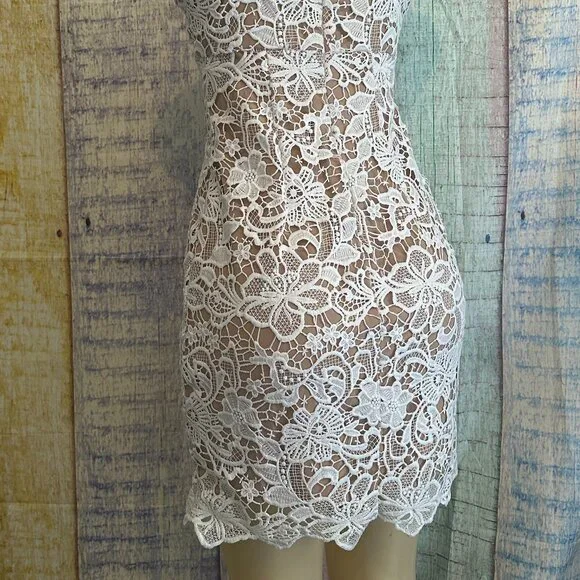 Guess Sleeveless White Floral Lace Bodycon Mini Dress Spaghetti Strap Tan Slip S - Picture 9 of 11